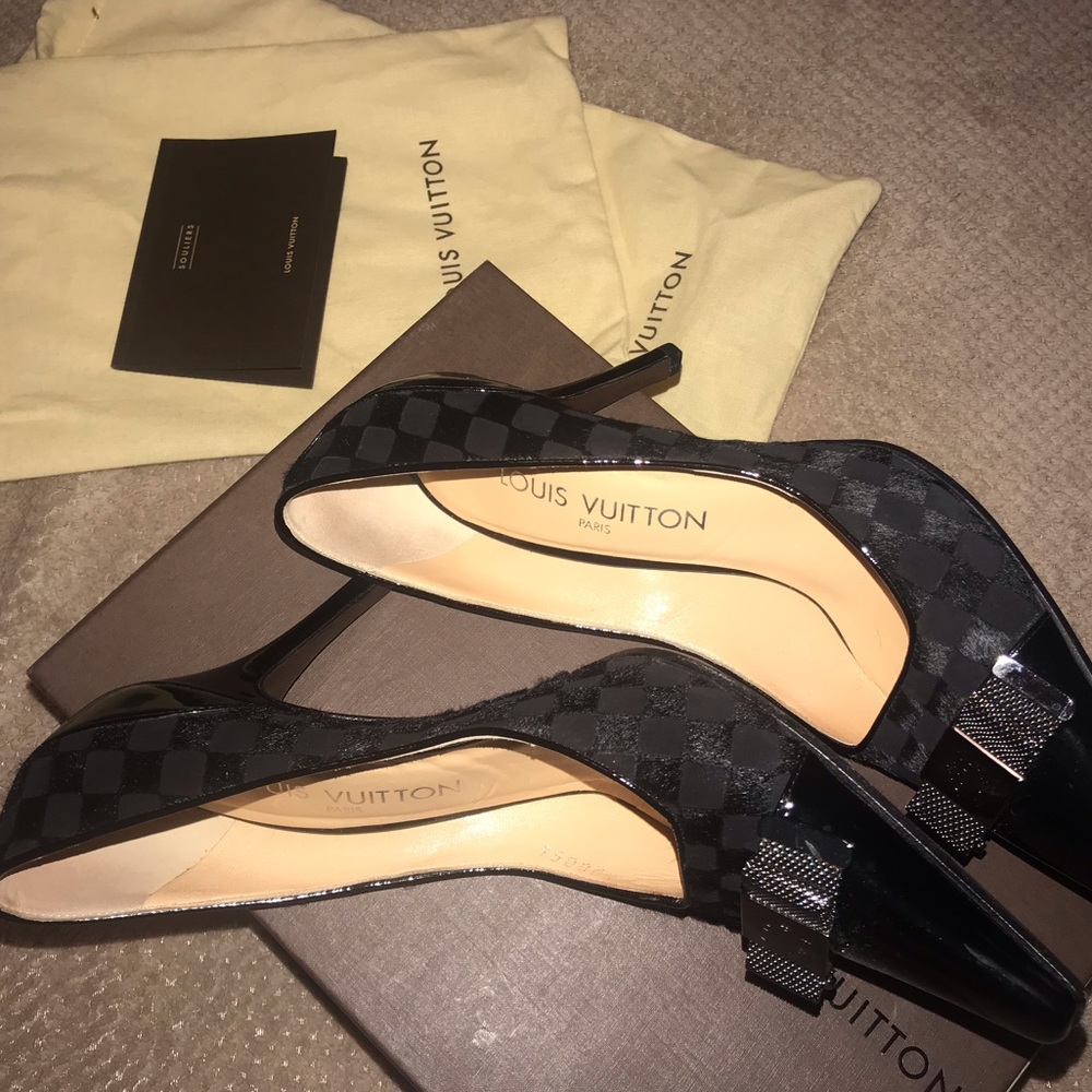 Authentic LV Domier patent, calf leather pump. - Picture 5 of 6